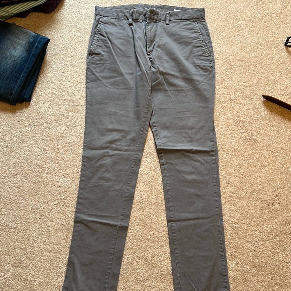 Mens Old Navy grey cotton flex casual flat front pants,  worn once
